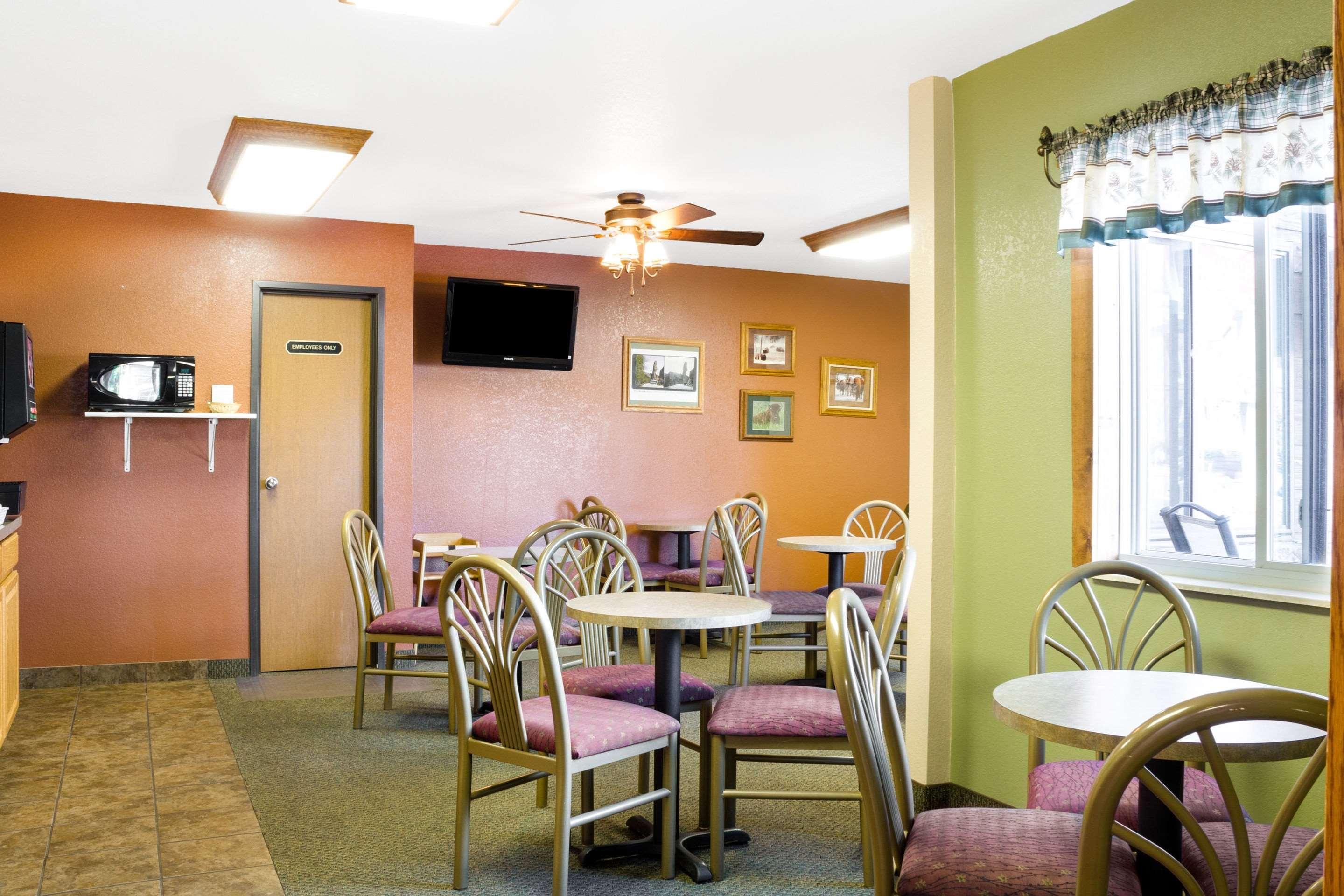 Econo Lodge, Downtown Custer Near Custer State Park And Mt Rushmore Exterior photo
